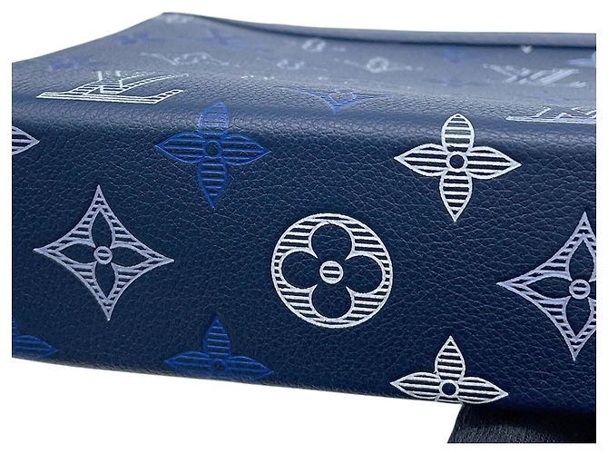 Borsa a tracolla Louis Vuitton Monogram Shadow Blu Blu navy - vista 7