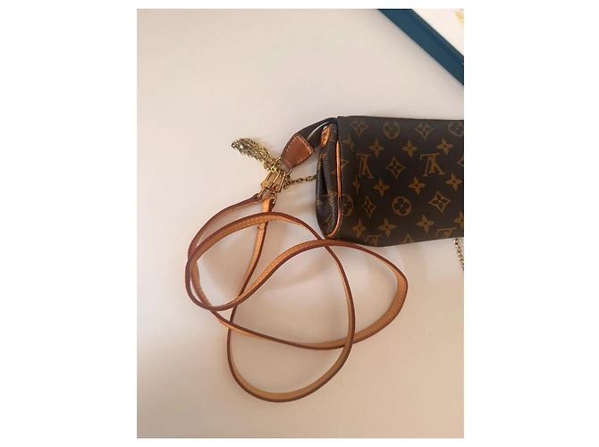 Louis Vuitton Monogram Pochette Felicie Marrone Monogramma - vista 4