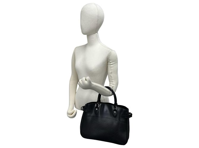 Borsa a mano Louis Vuitton Passy PM in pelle nera Nero - vista 2