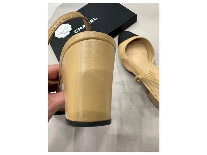 Décolleté Slingback bicolore CHANEL - EU 42 usato - vista 2