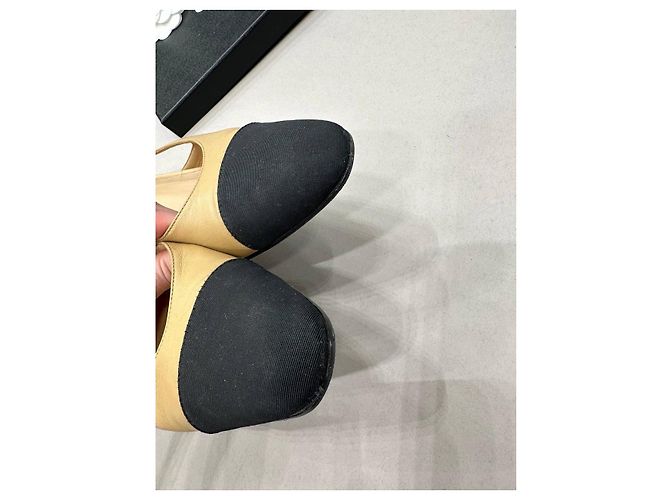 Décolleté Slingback bicolore CHANEL - EU 42 usato - vista 6
