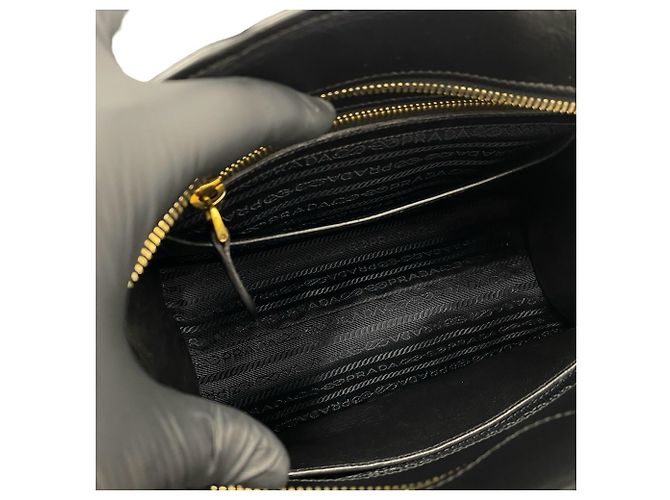 Borsa a mano Prada in pelle Saffiano nera Nero - vista 9