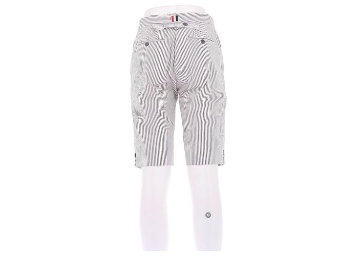 Thom Browne Pantaloncini dritti grigi a righe Grigio - vista 2