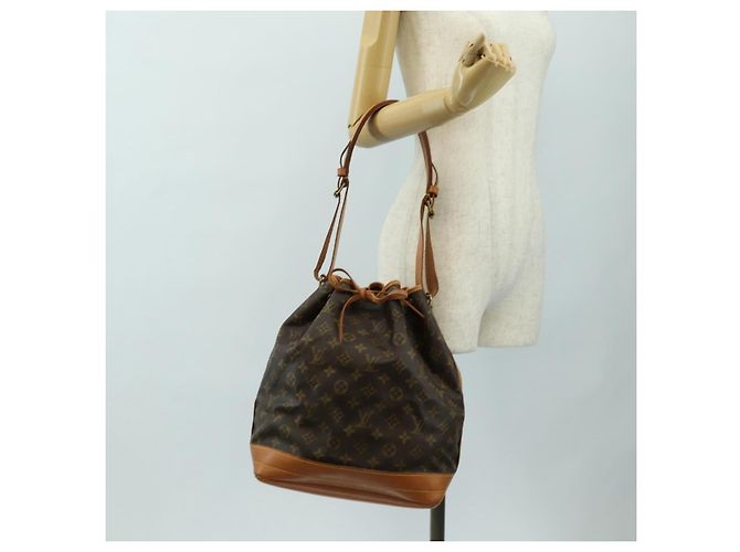 LOUIS VUITTON Monogram Noe Shoulder Bag M42224 LV - vista 25