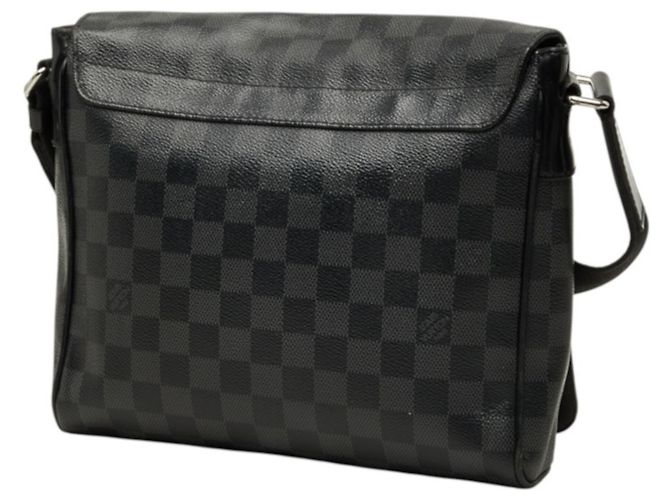 Borsa a tracolla Louis Vuitton Damier Graphite District PM NM Nero Damier ebene - vista 2