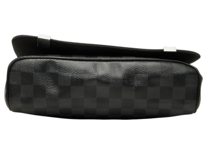 Borsa a tracolla Louis Vuitton Damier Graphite District PM NM Nero Damier ebene - vista 3