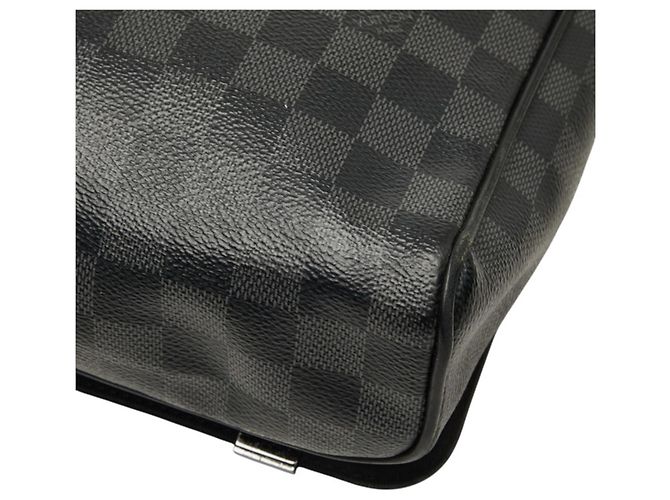 Borsa a tracolla Louis Vuitton Damier Graphite District PM NM Nero Damier ebene - vista 6