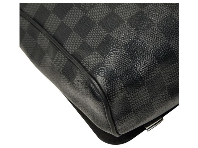 Borsa a tracolla Louis Vuitton Damier Graphite District PM NM Nero Damier ebene - vista 7