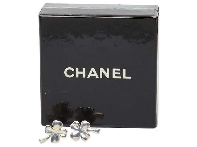 Chanel Ohrstecker mit Vierblattclover-Motiv Silber - Ansicht 8