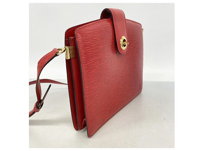Borsa a tracolla Louis Vuitton Epi Capucines Rosso - vista 2
