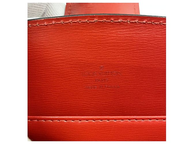 Borsa a tracolla Louis Vuitton Epi Capucines Rosso - vista 5