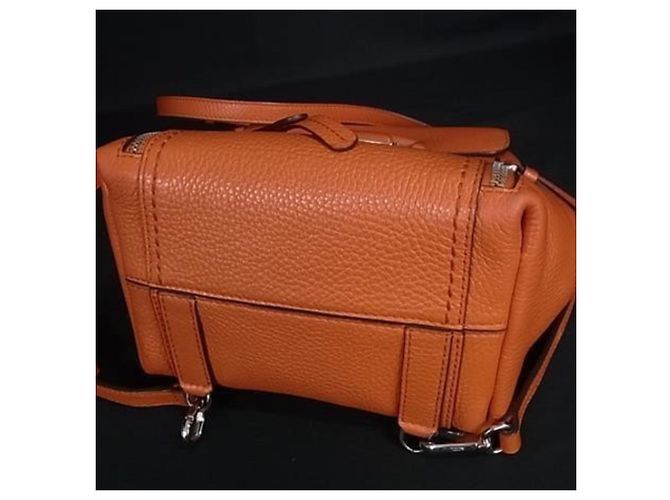 Tod's Double T Mini-Rucksack aus orangefarbenem Leder - Ansicht 4