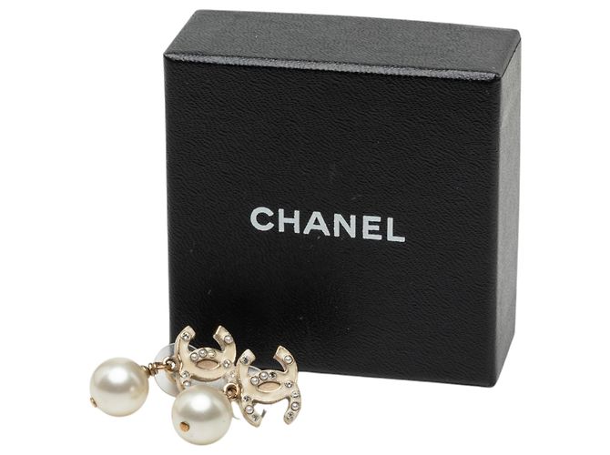 Chanel Gold CC vergoldete Emaille Kunstperlen Strass Ohrringe mit Stecker Golden - Ansicht 4