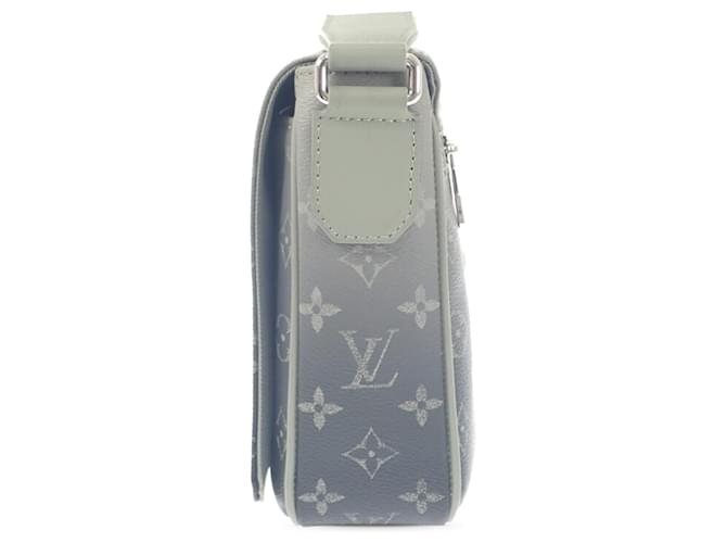 Louis Vuitton Green Monogram Gradient District PM Verde - vista 10