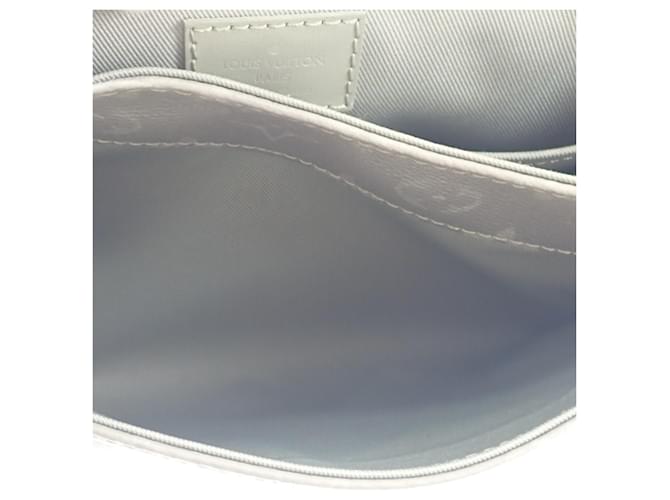 Louis Vuitton Green Monogram Gradient District PM Verde - vista 6