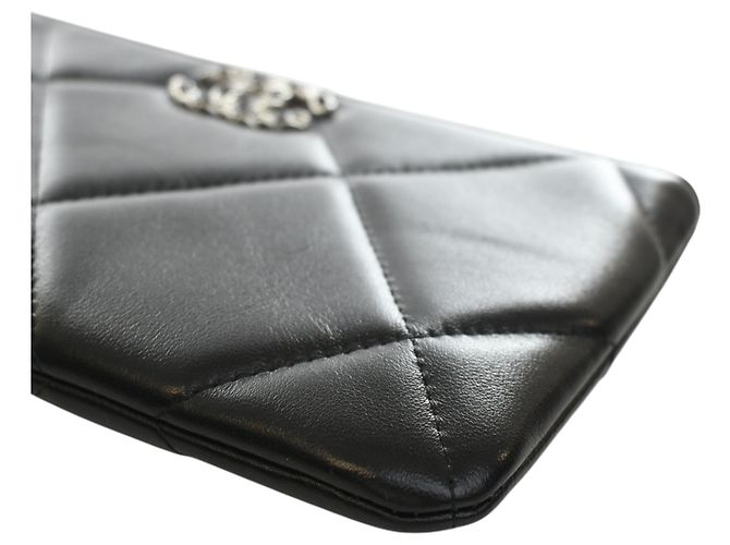 Pouch Chanel 19 O Case Small in pelle di agnello nera Nero - vista 10