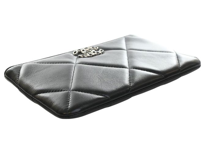Pouch Chanel 19 O Case Small in pelle di agnello nera Nero - vista 11