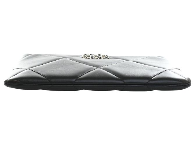 Pouch Chanel 19 O Case Small in pelle di agnello nera Nero - vista 5