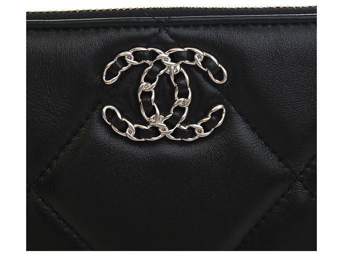 Pouch Chanel 19 O Case Small in pelle di agnello nera Nero - vista 8