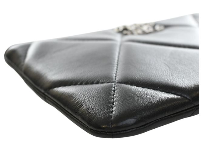 Pouch Chanel 19 O Case Small in pelle di agnello nera Nero - vista 9