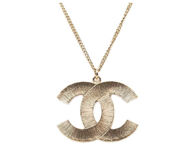 Collana con pendente matelassé Chanel Gold CC placcata oro D'oro - vista 3