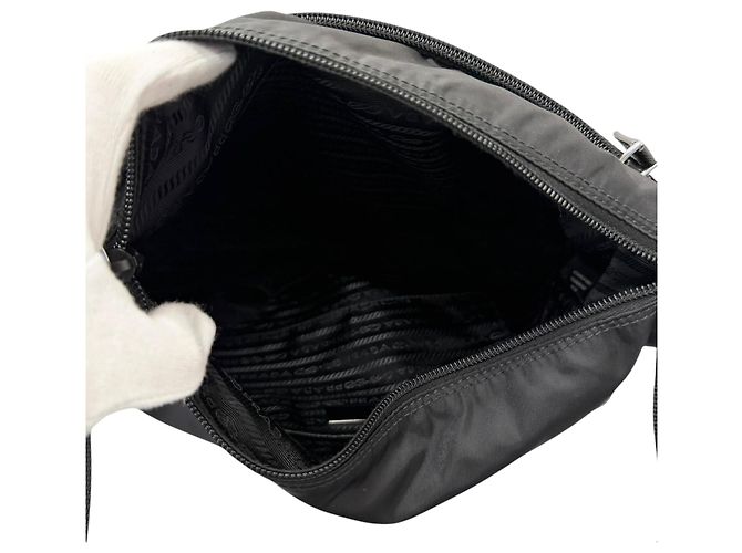 Prada Borsa crossbody con zip in Re-Nylon nero - vista 5