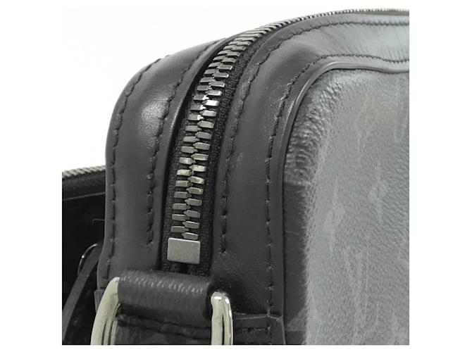 Borsa Messenger Trio Monogram Eclipse Reverse Louis Vuitton Nero - vista 4