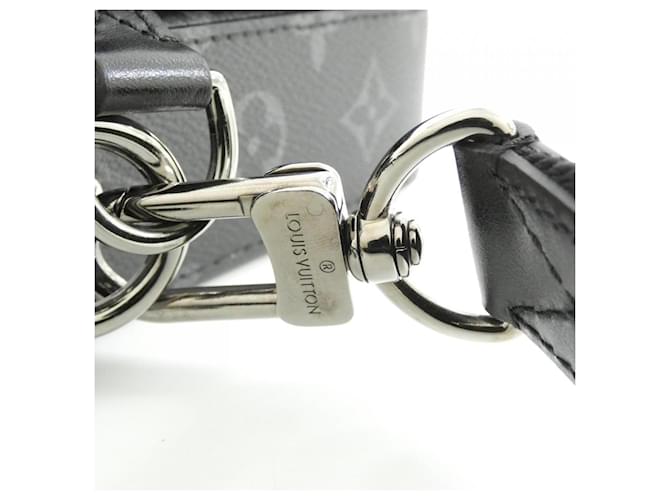 Borsa Messenger Trio Monogram Eclipse Reverse Louis Vuitton Nero - vista 6