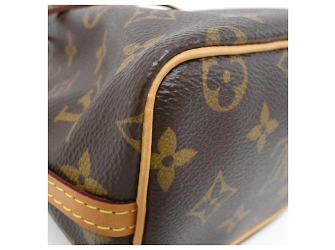 Noe Borsa a tracolla Louis Vuitton Monogram Nano Noé Marrone - vista 3