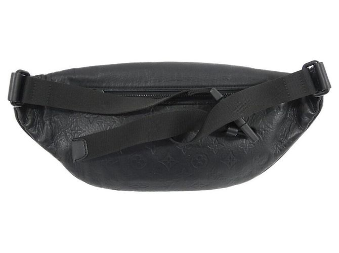 Bumbag Sac banane Louis Vuitton Monogram Shadow Discovery Noir - vue 2
