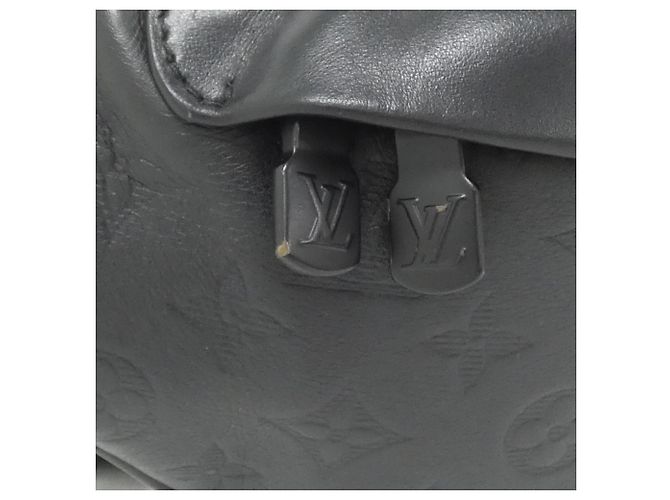Louis Vuitton Monogram Shadow Discovery Bumbag PM M46036 Noir - vue 4