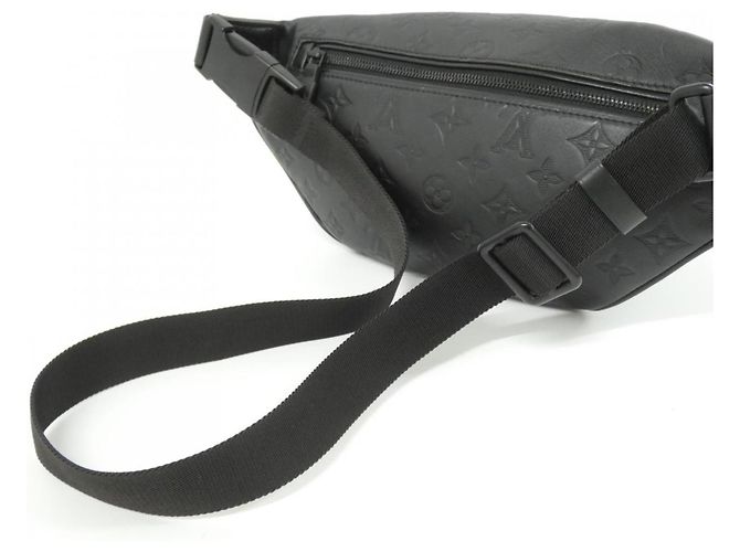 Louis Vuitton Monogram Shadow Discovery Bumbag PM M46036 Noir - vue 8