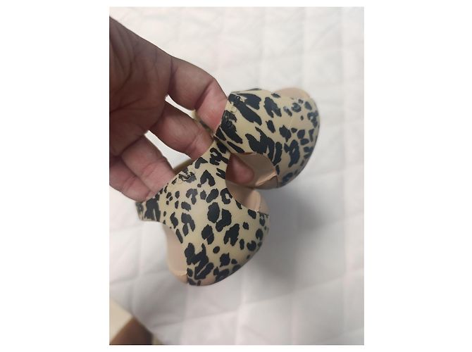 Autre Marque Infradito Crocs stampa leopardata Beige Stampa leopardo - vista 2