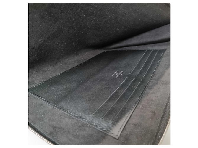 Louis Vuitton Pochette Jour PM Clutch Bag Nero - vista 6