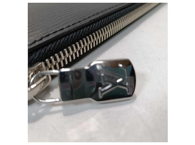 Louis Vuitton Pochette Jour PM Clutch Bag Nero - vista 7
