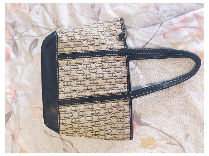 Carolina Herrera Borsa Tote CH Monogram Marrone Beige - vista 13