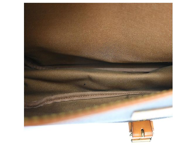Louis Vuitton Saumur Monogram 35 Marrone - vista 3