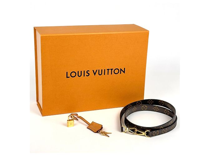 Louis Vuitton Montaigne BB Handbag Brown - view 13