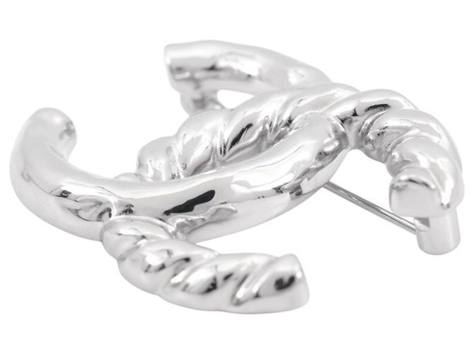 Spilla in metallo Chanel Coco Mark Twist Argento - vista 2