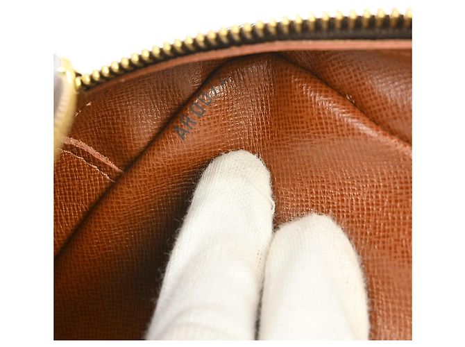 Louis Vuitton Nil Messenger Monogram Canvas 28 Marrone - vista 6