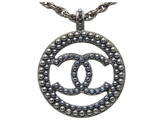 Collana con ciondolo a catena rotonda Chanel Coco Mark Nero - vista 2