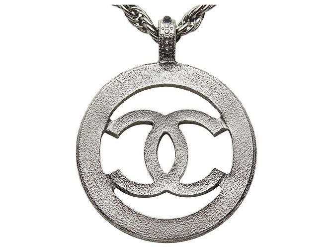 Collana con ciondolo a catena rotonda Chanel Coco Mark Nero - vista 3