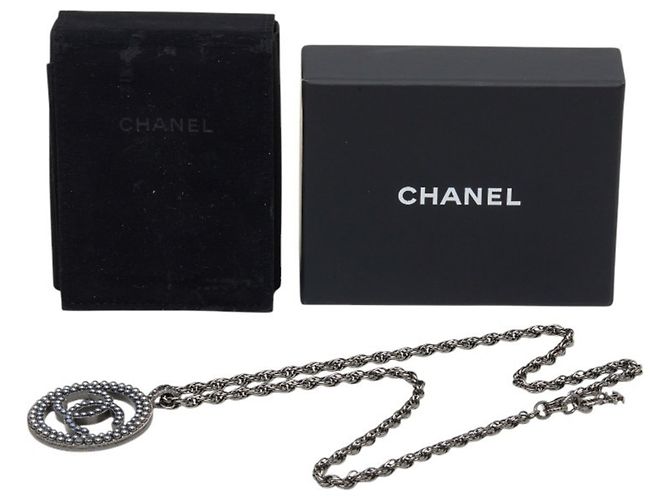 Collana con ciondolo a catena rotonda Chanel Coco Mark Nero - vista 8