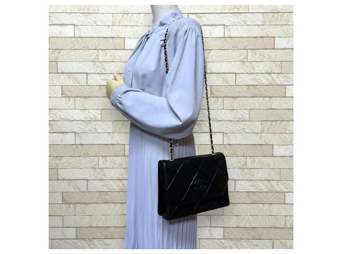 Bolsa de Ombro Chanel Matelassé Preto - vista 2