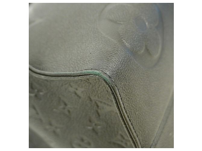 Borsa Tote Louis Vuitton Monogram Empreinte OnTheGo GM Nero - vista 6