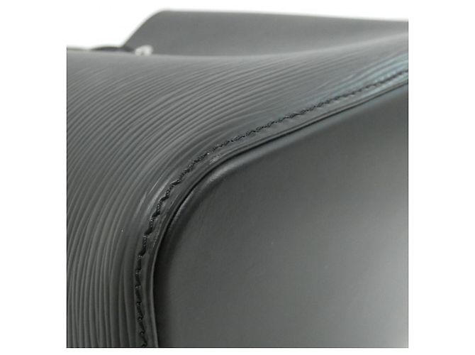 Néonoé Borsa a tracolla Louis Vuitton Epi Neo Noe Nero - vista 3
