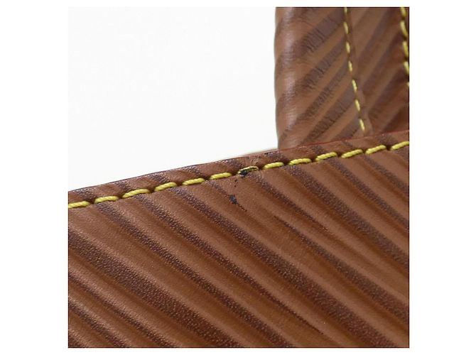 Borsa a tracolla Louis Vuitton Epi XL Maxi Noe Cognac - vista 5