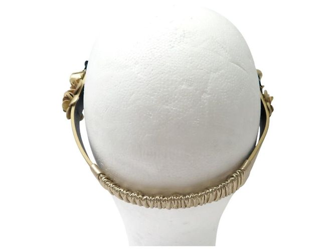 FASCIA PER CAPELLI CHANEL FIORI CAMELIE IN PELLE DORATA T55 A 62 CM D'oro - vista 3
