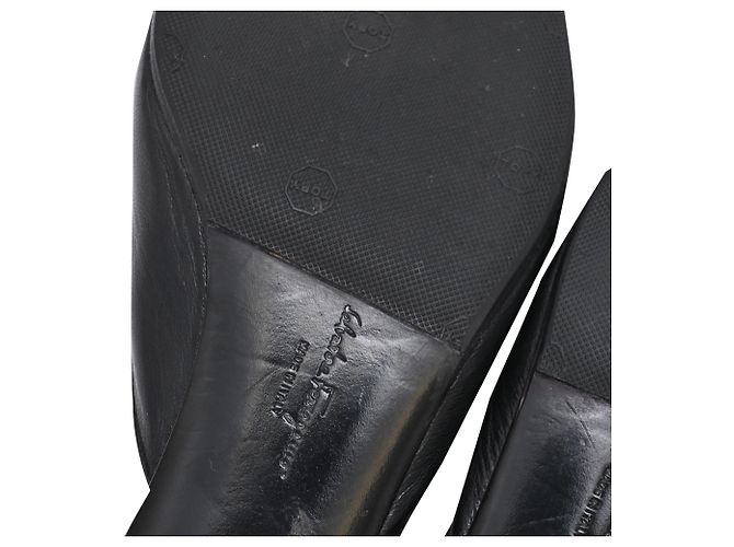 Salvatore Ferragamo Mules con tacco a punta e fiocco Ferragamo in pelle nera Nero - vista 12