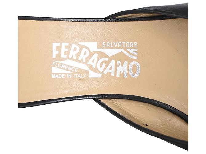 Salvatore Ferragamo Mules con tacco a punta e fiocco Ferragamo in pelle nera Nero - vista 9